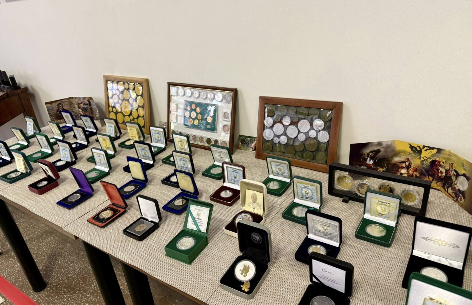 У Калуші відбулася виставка монет батька загиблого захисника. ФОТО