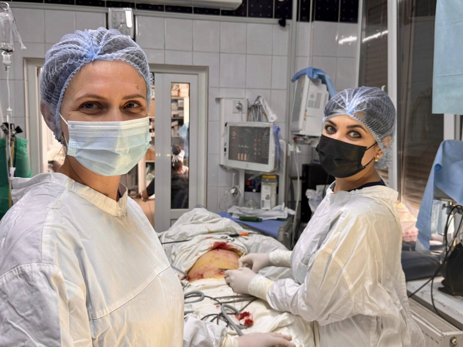 Мінімальні розрізи, менші ризики: у франківській ЦМКЛ працюють на новій лапароскопічній техніці