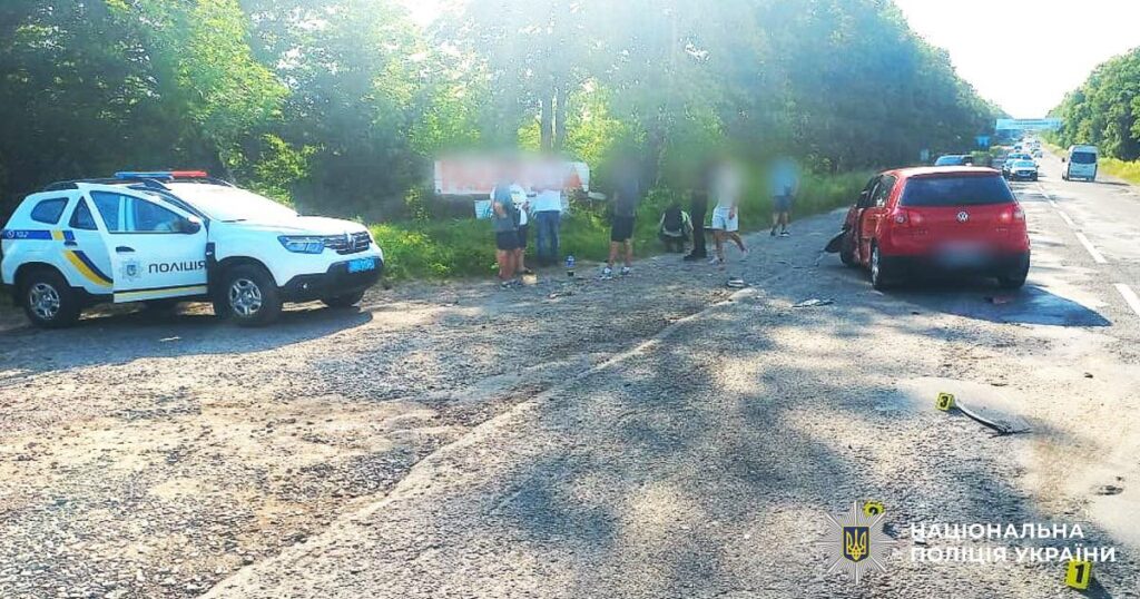 Дорожнє зіткнення на автостраді з поліцією.