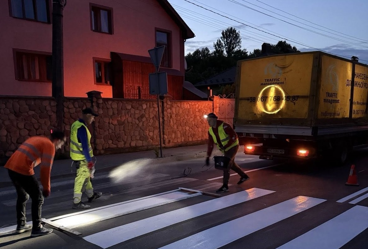 У Франківську на Дорошенка впроваджують нову схему організації дорожнього руху. ФОТО