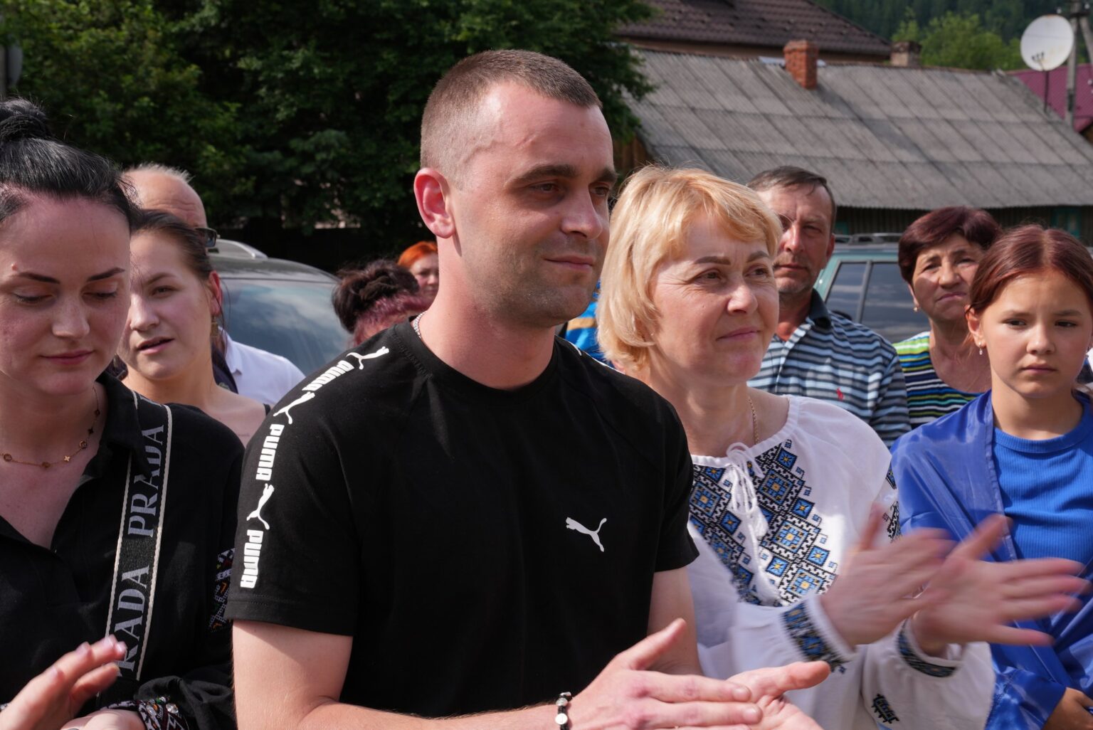 У Ворохті зустріли воїна Юрія Варцаб‘юка, який був понад три роки у полоні