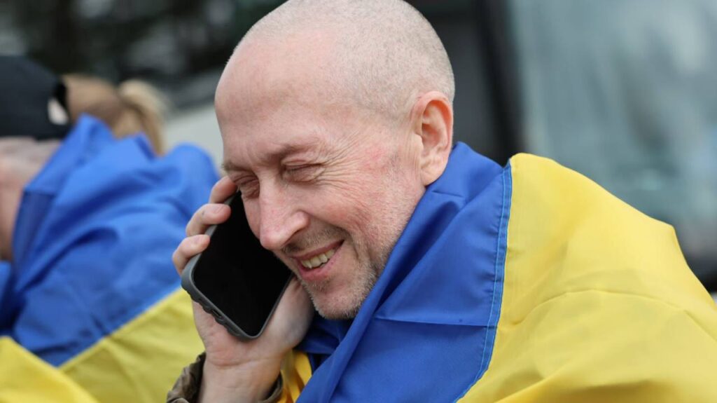 З російського полону звільнили групу важкохворих Захисників. ФОТО