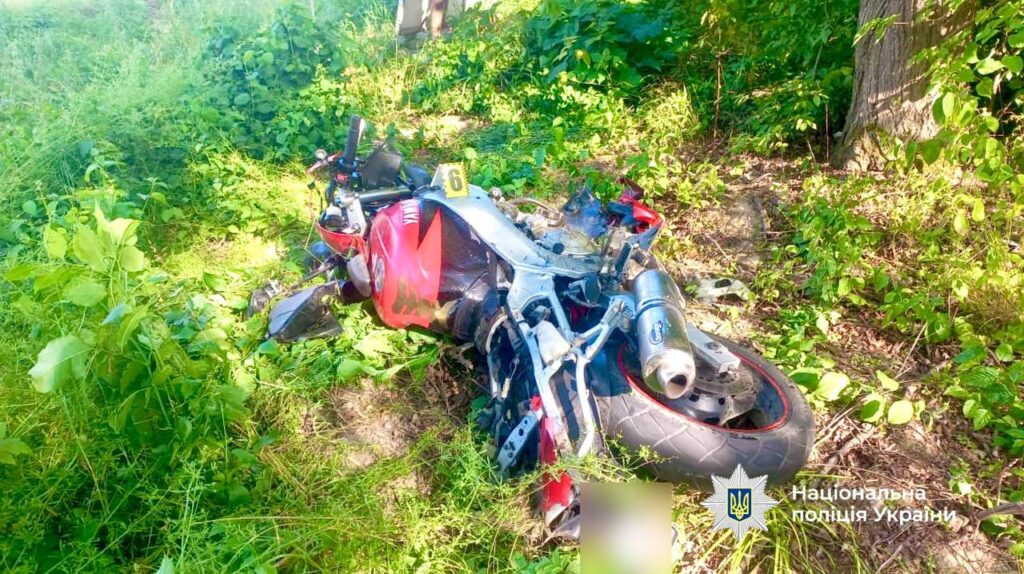 На Калуському шосе у ДТП загинула 18-річна дівчина. ВІДЕО