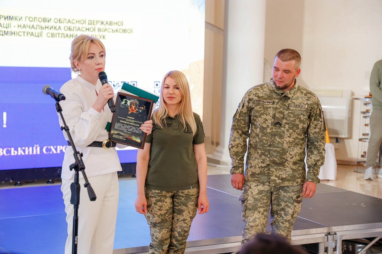 У Долині на благодійному аукціоні зібрали 3,3 мільйона гривень для ЗСУ. ФОТО