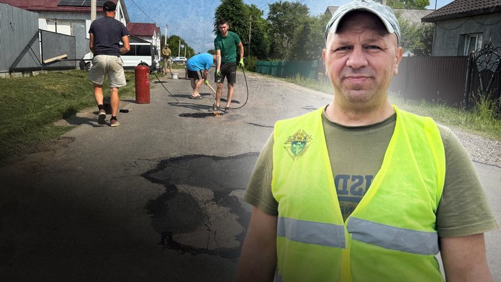 У селі на Франківщині місцеві жителі відремонтували кілометр дороги. ФОТО