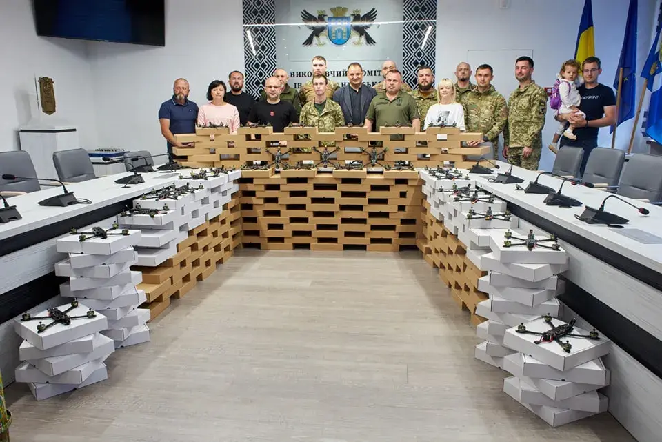 Івано-Франківськ передав 210 FPV-дронів для ЗСУ завдяки “Бюджету участі”