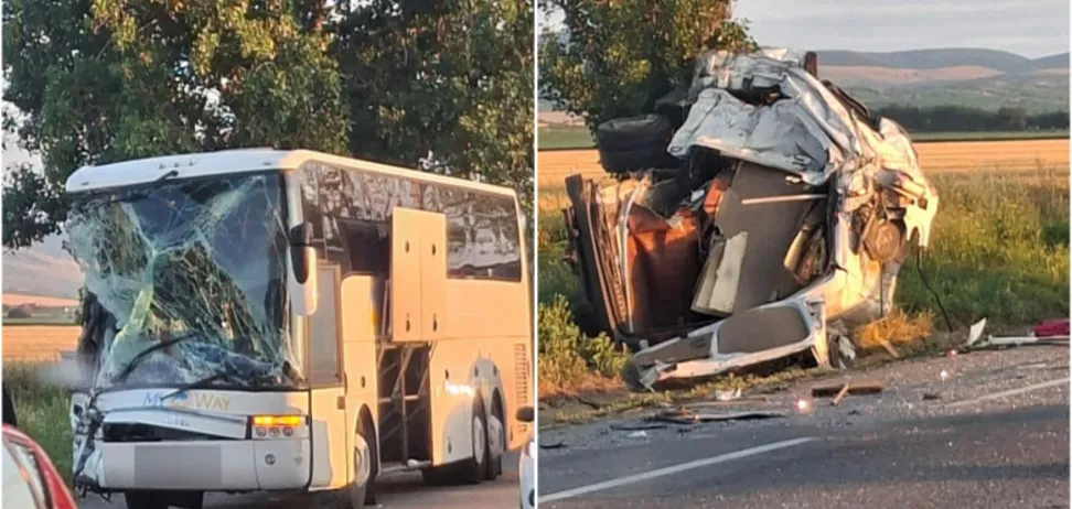 Аварія автобуса та знищеного автомобіля на дорозі.