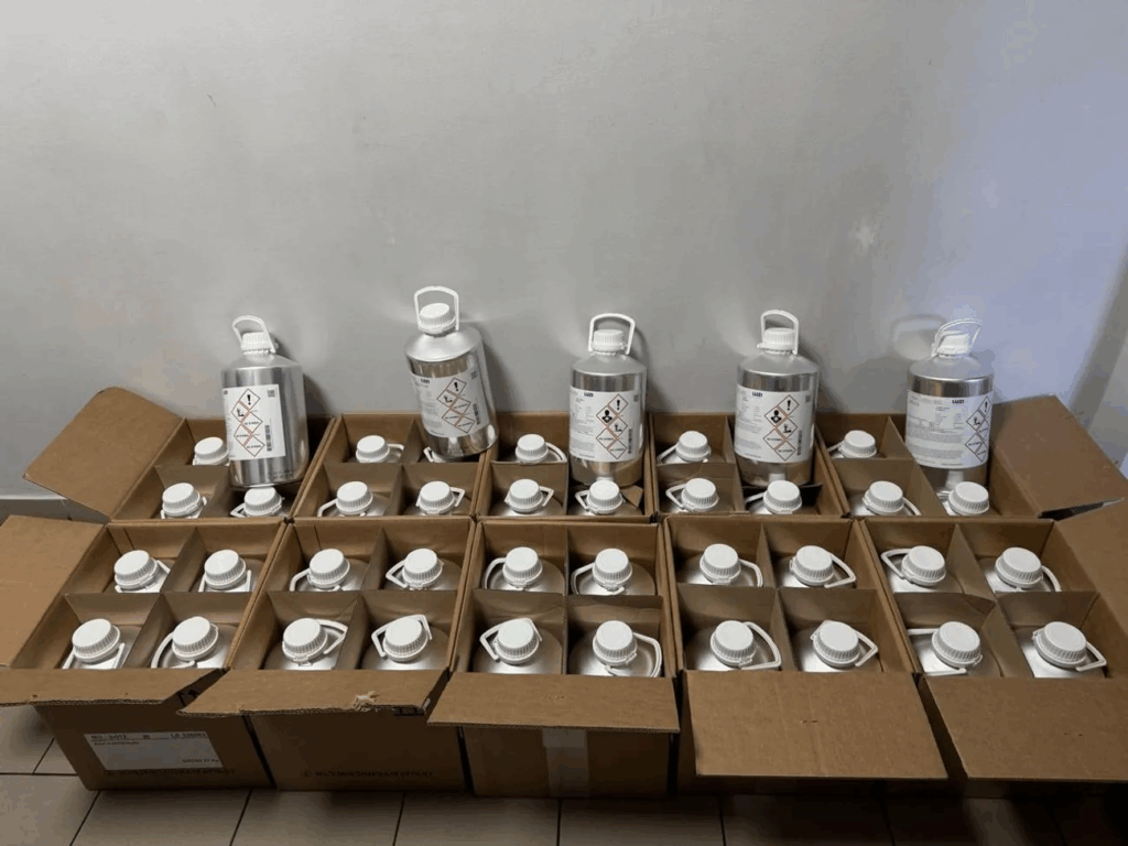 Прикарпатець намагався провезти 205 кг парфумерних концентратів на 800 тисяч гривень. ФОТО