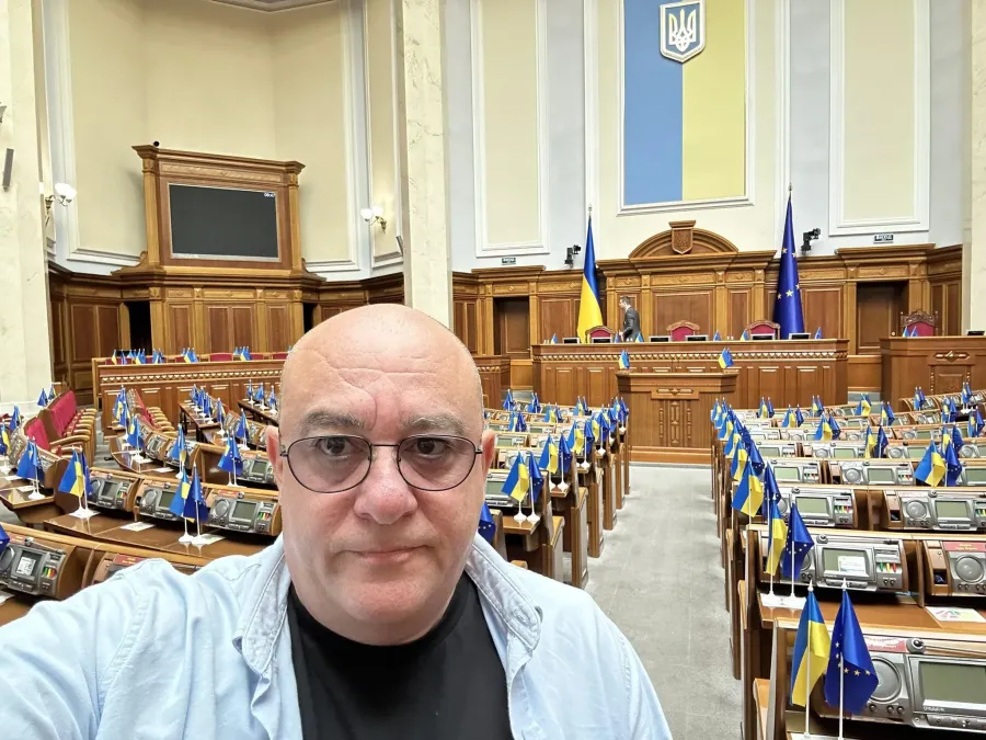 "Писати, як інші, про якусь помилку — не буду", — прикарпатський нардеп Ігор Фріс