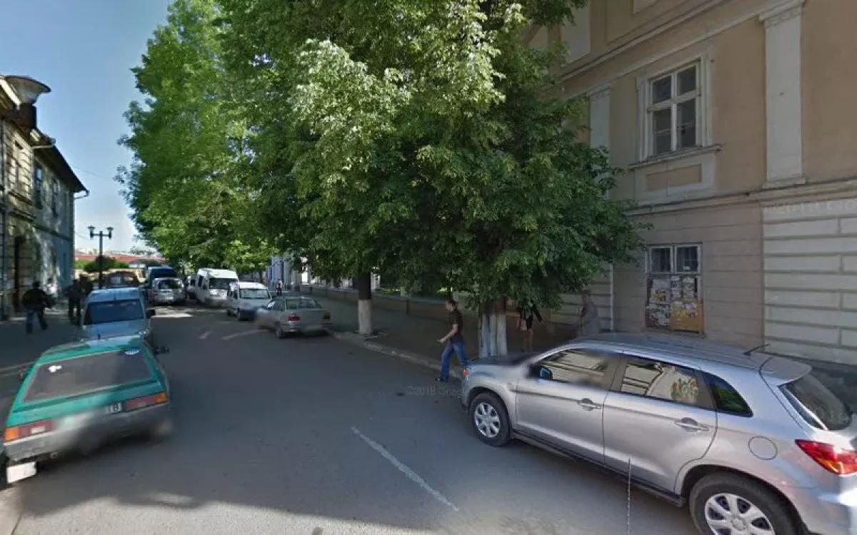 На вулиці Шпитальній влада хоче подолати транспортний колапс
