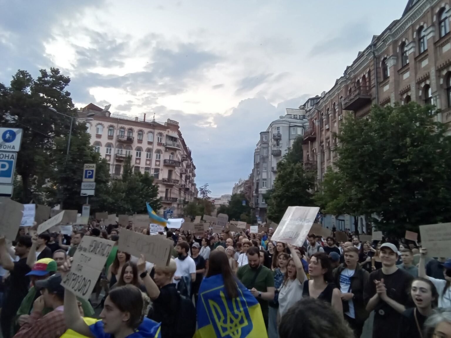 Франківців закликають прийти сьогодні центру міста, щоб протестувати проти закону що обмежує повноваження НАБУ та САП