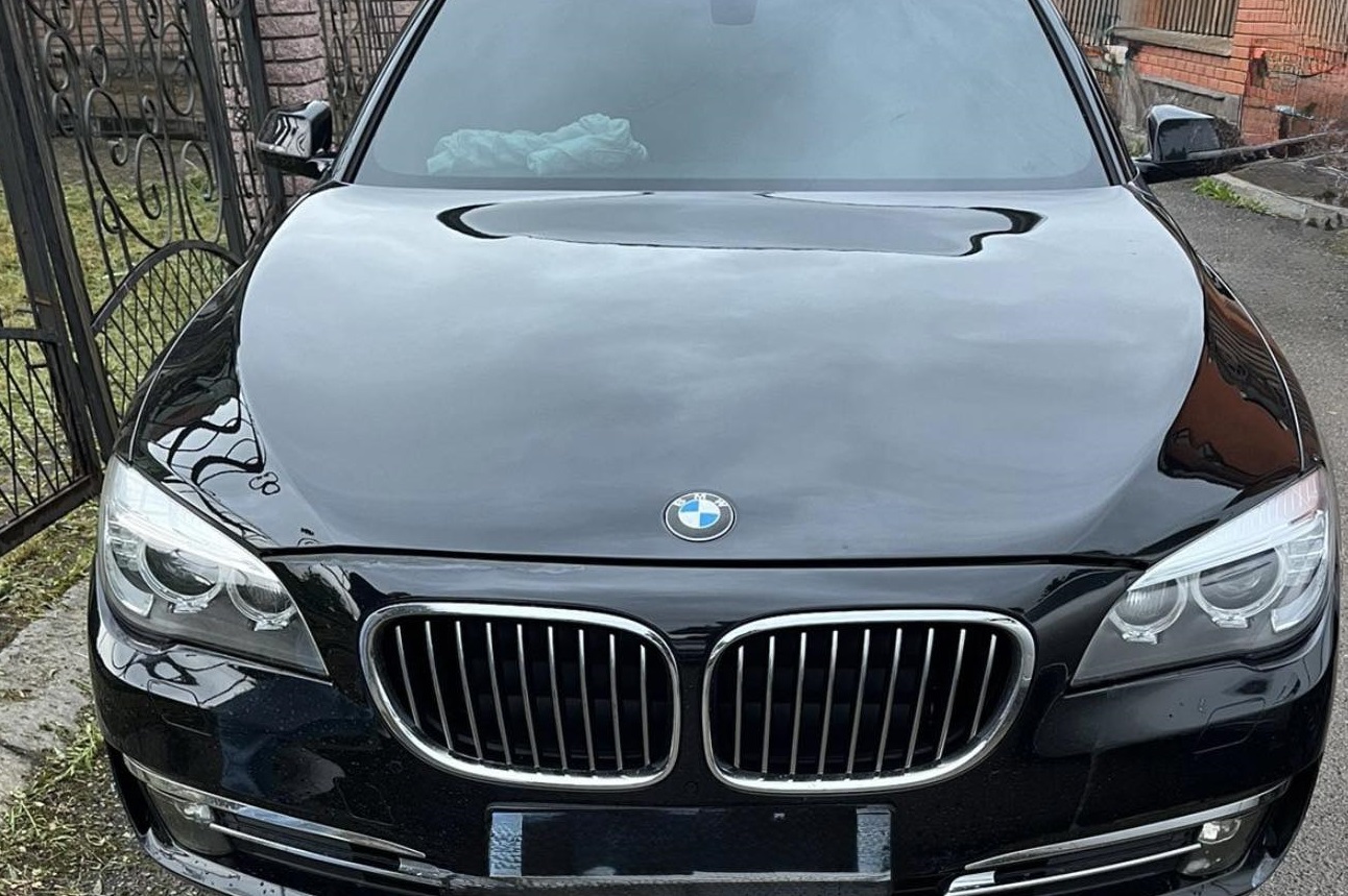 В Івано-Франківську за кермом BMW виявили неповнолітнього