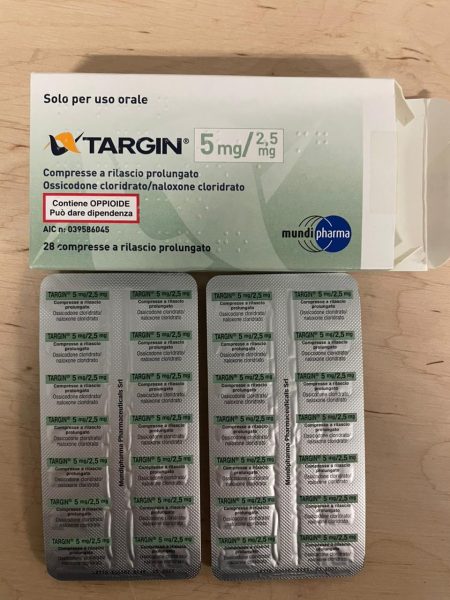 Упаковка таблеток Targin з опіоїдним засобом