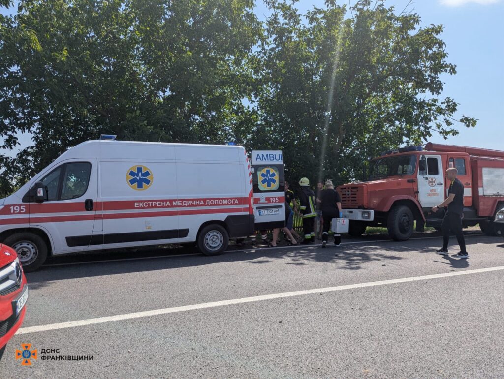 Швидка і пожежна допомога на дорозі