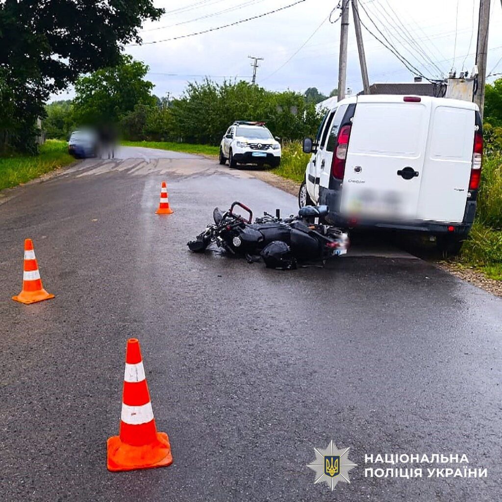 У Франківську водій збив пішохода, а на Коломийщині травмувався неповнолітній мотоцикліст. ФОТО