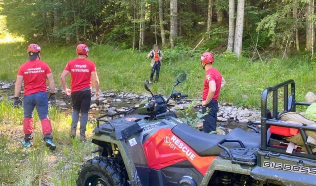 На Прикарпатті заблукали туристи