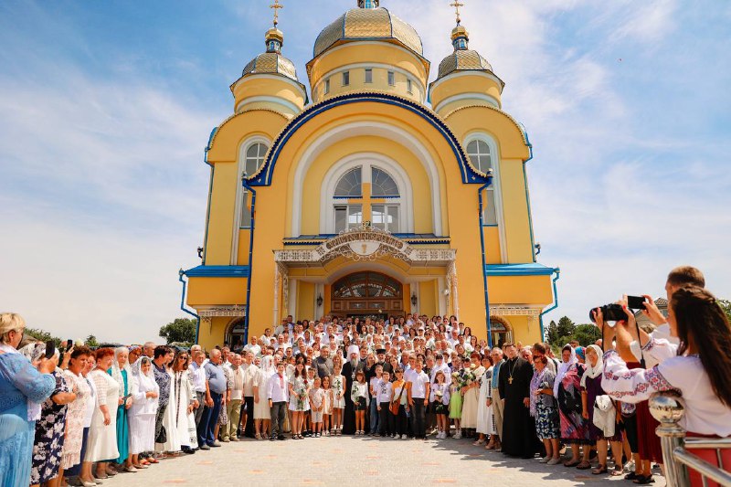 Епіфаній освятив новозбудований храм у селі на Прикарпатті. ФОТО