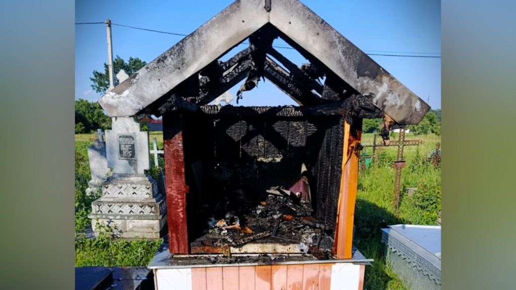 На Косівщині горіла каплиця. ФОТО