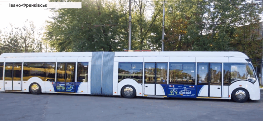 У Франківську з жовтня з’являться перші дуобуси