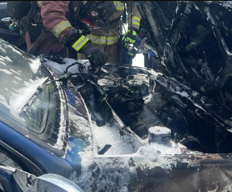 У Франківську горів легковий автомобіль