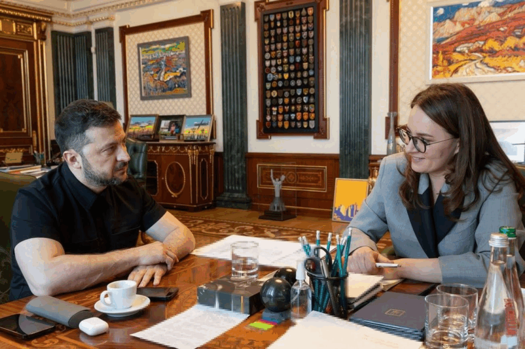 Ділова зустріч у кабінеті офісу