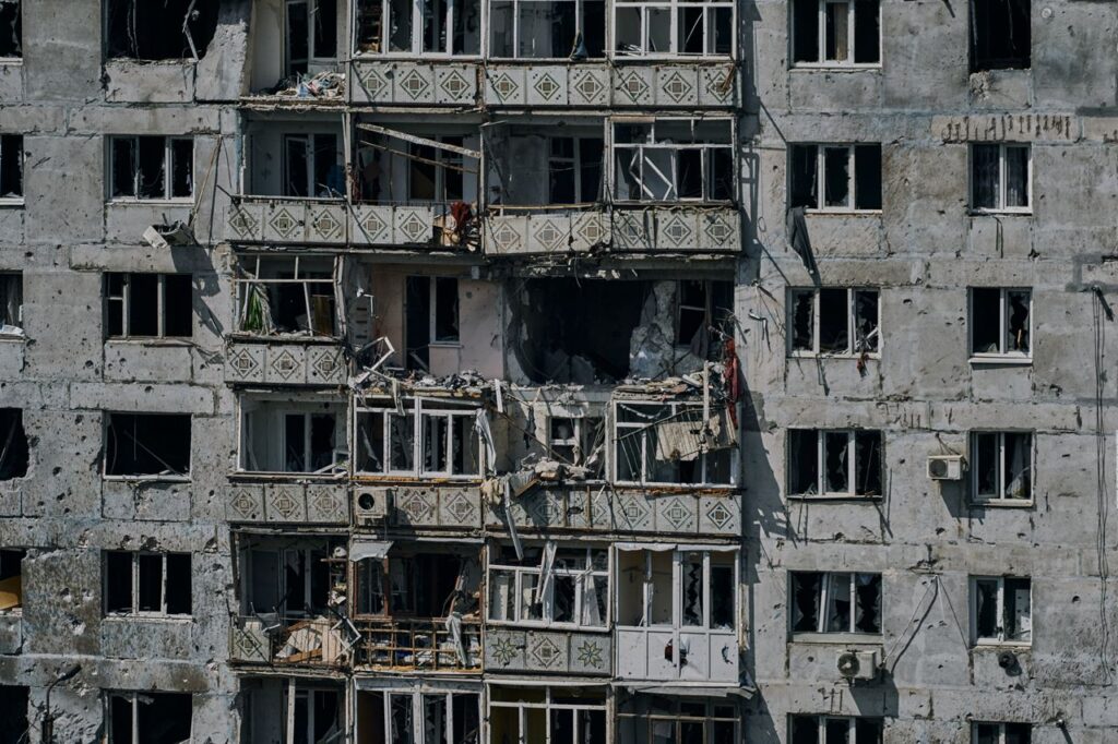 На Прикарпатті 2500 безробітних долучилися до відновлення зруйнованої інфраструктури