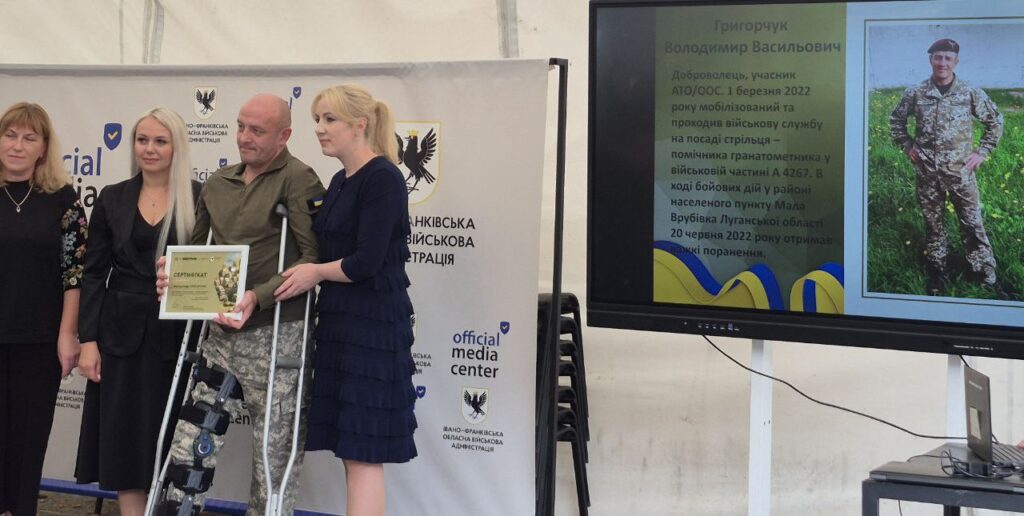 Церемонія нагородження військовослужбовця в Україні