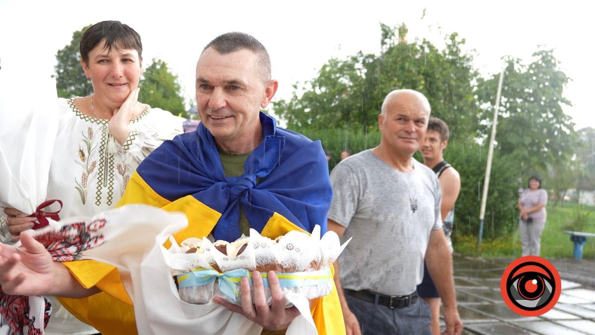 У Довгому Войнилові зустріли звільненого з полону Ярослава Пекаря. ФОТО