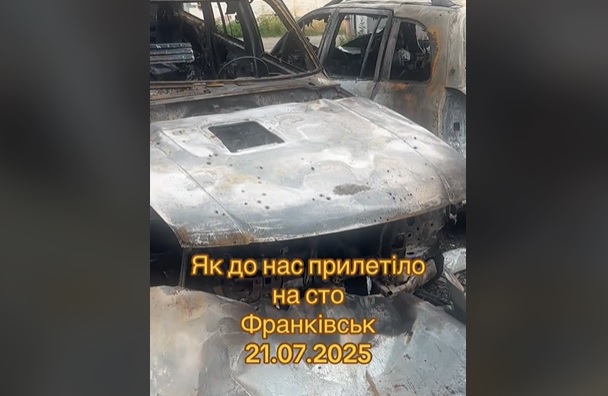 Бойовий автомобіль згорів у тилу: у Франківську волонтери збирають на новий і розігрують унікальну карту