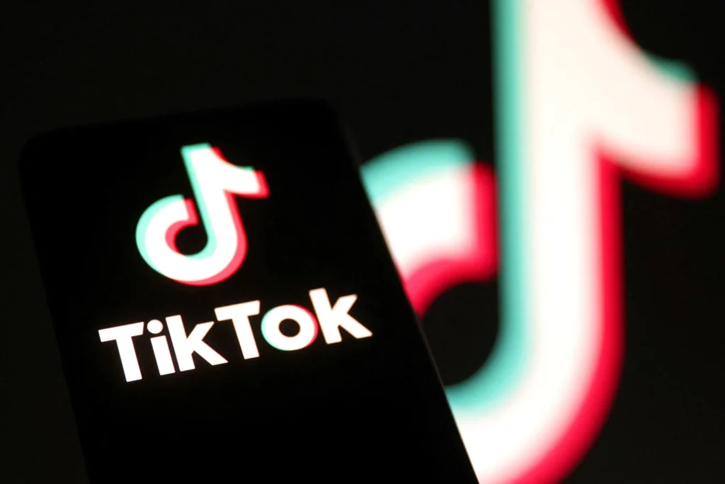 Зачем взрослым людям TikTok: не только танцы и мемы