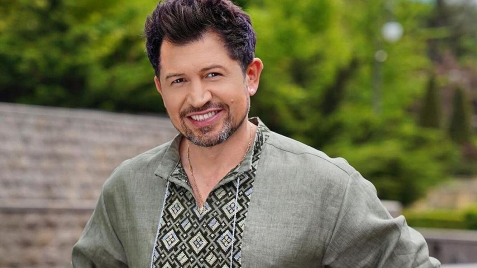 Ведучий Андрій Джеджула зробив пластичну операцію на обличчі і похизувався результатом