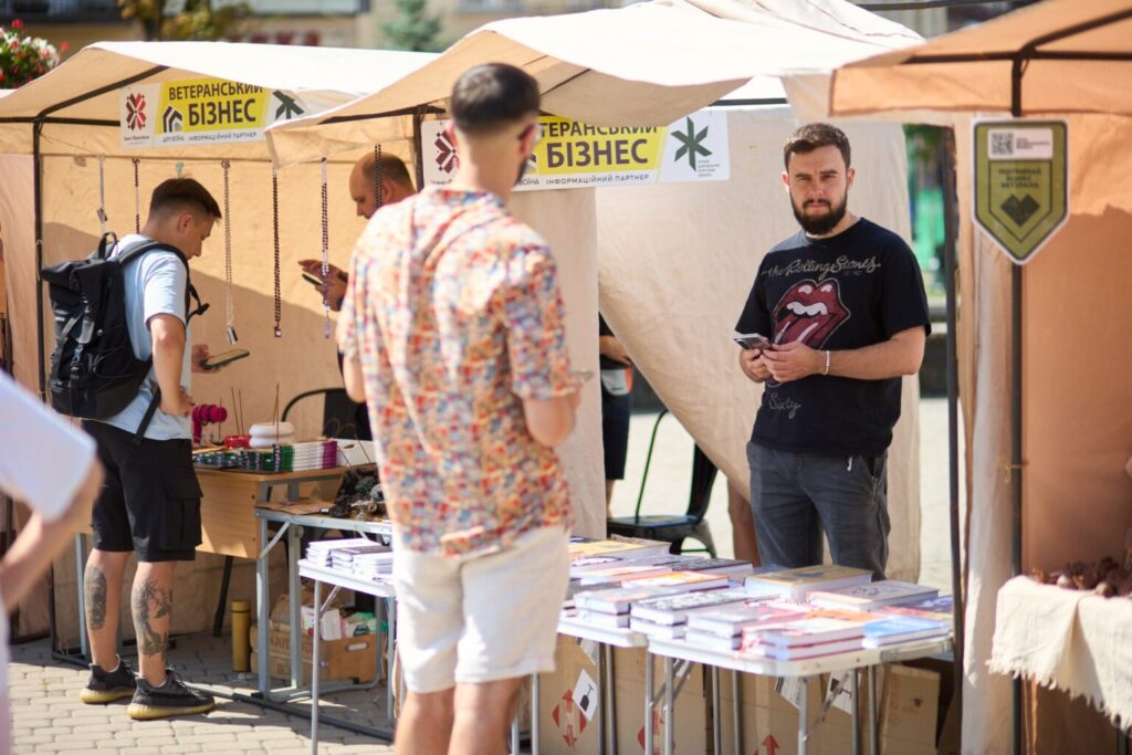 У Івано-Франківську на площі Ринок триває Ярмарок ветеранських бізнесів