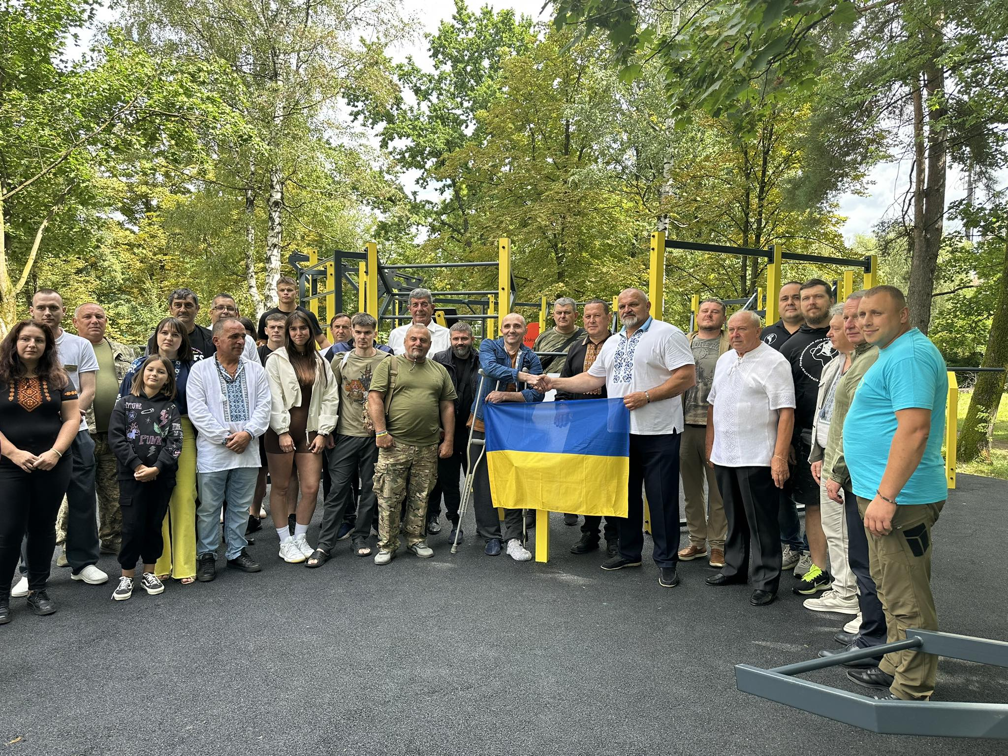 На Прикарпатті відкрили інклюзивний спортивний майданчик «СтронгВоркаут»
