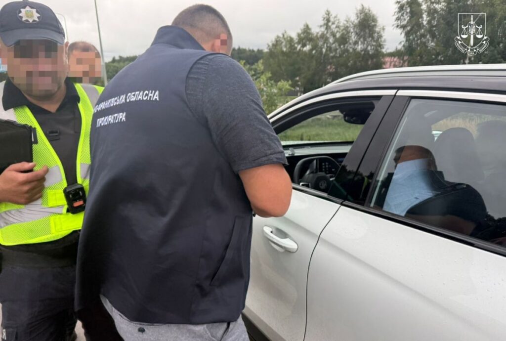 Зупинка автомобіля поліцією та прокуратурою