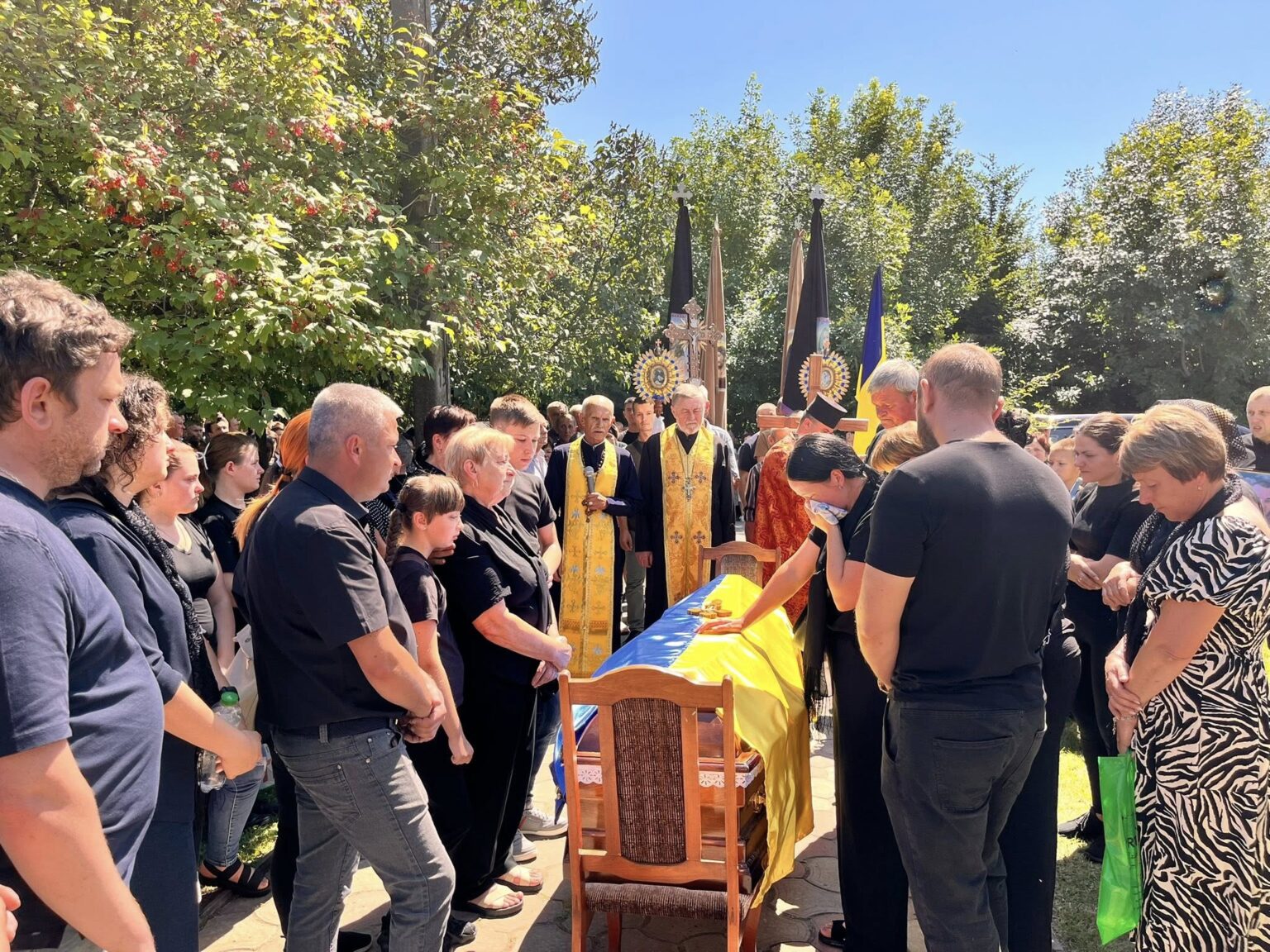 У Бурштинській громаді попрощалися з полеглим Романом Леочком ФОТО