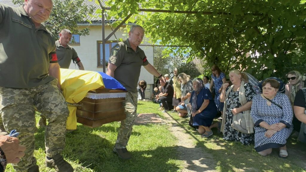 Вшанування загиблого військового в Україні