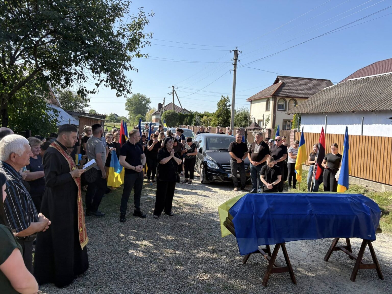 У селі Побережжя попрощаються з полеглим прикарпатцем Іваном Гудимою