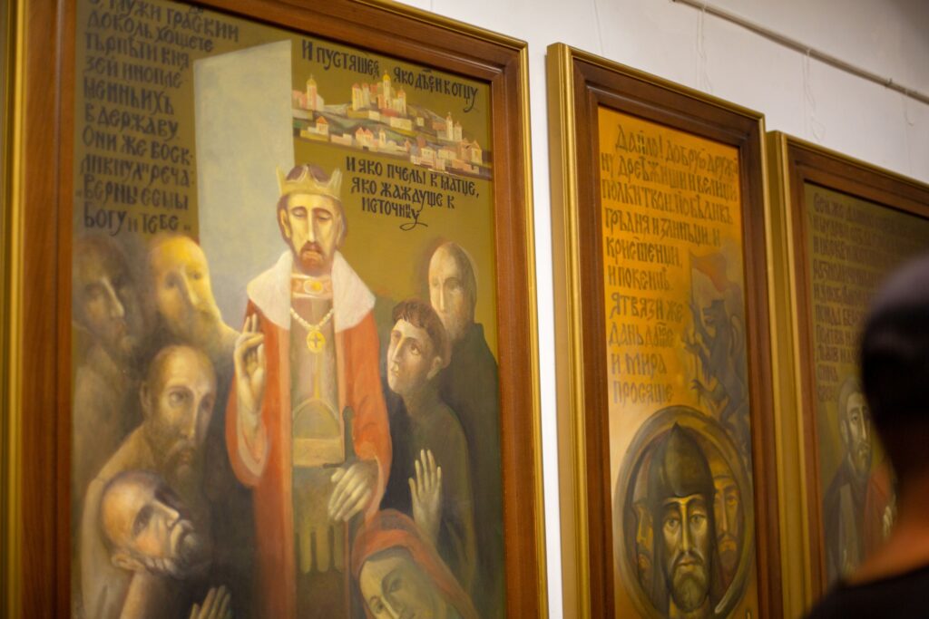 Картина в рамці з релігійними мотивами