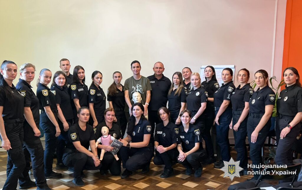 Група українських поліцейських на тренуванні