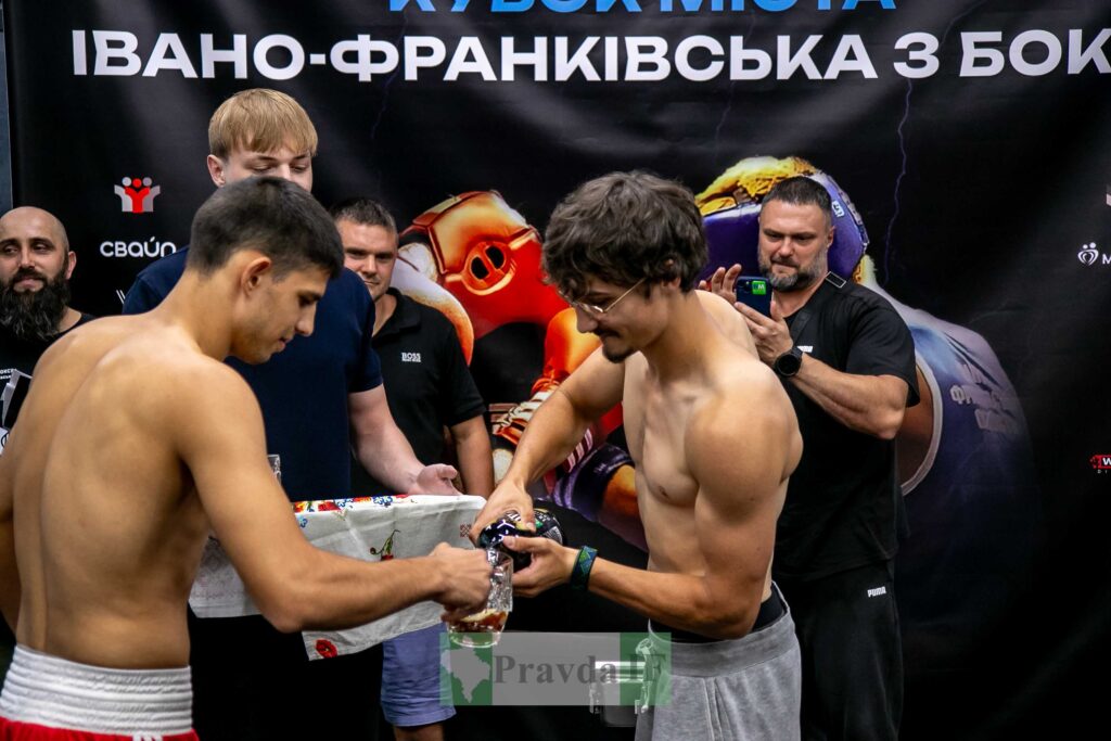 Боксери перед змаганнями в Івано-Франківську