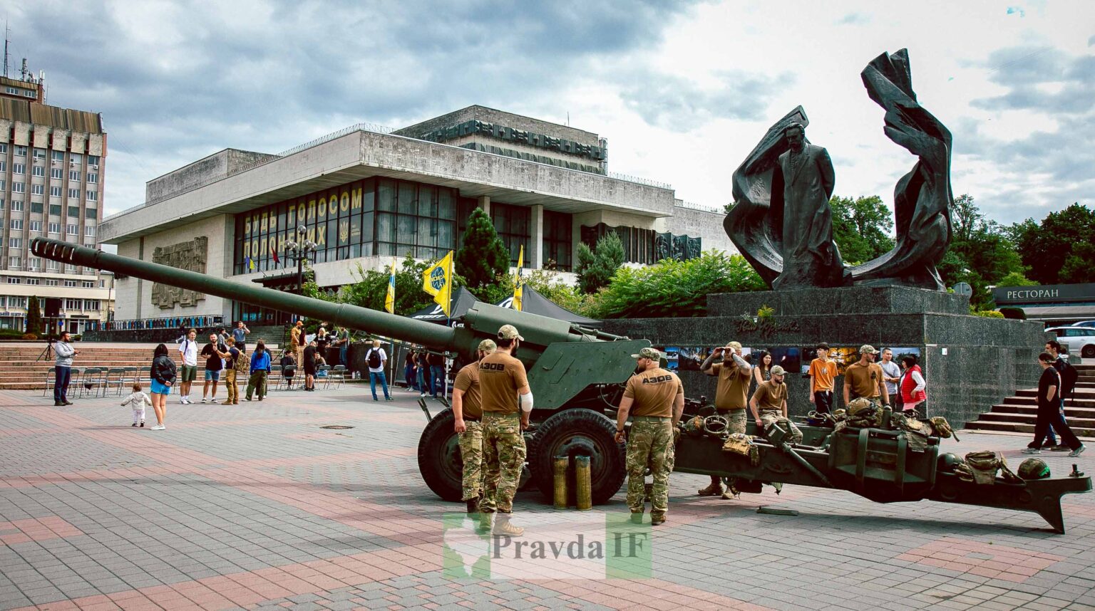 "Азов" представив у Франківську шоу-кейс "Арта кличе" ФОТОРЕПОРТАЖ