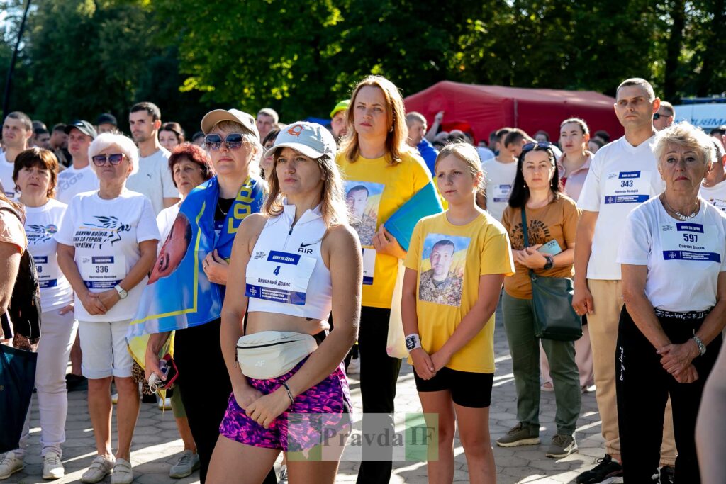 Люди на заході шанують героїв України