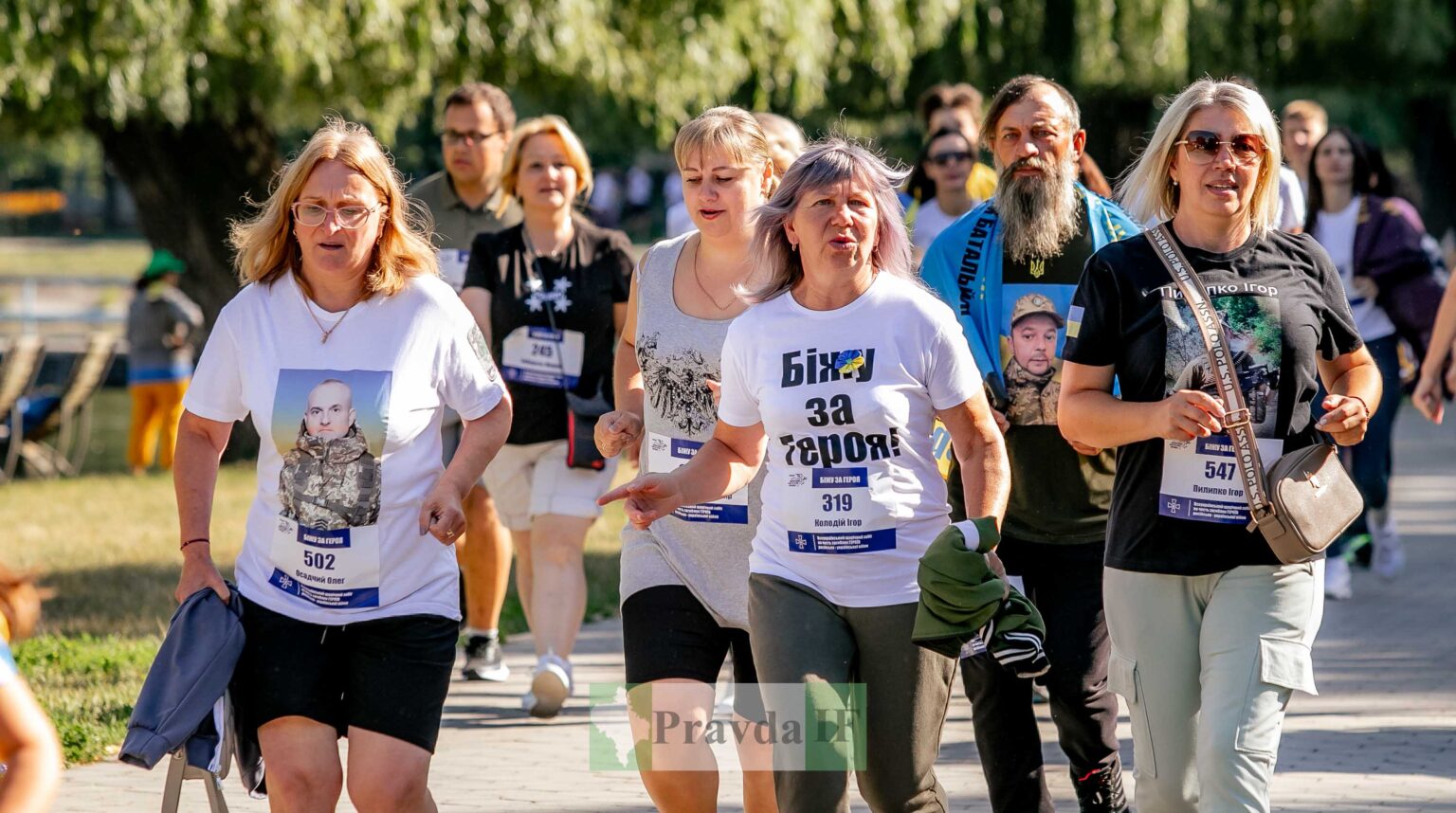 У Івано-Франківську вшанували воїнів патріотичним забігом ФОТОРЕПОРТАЖ