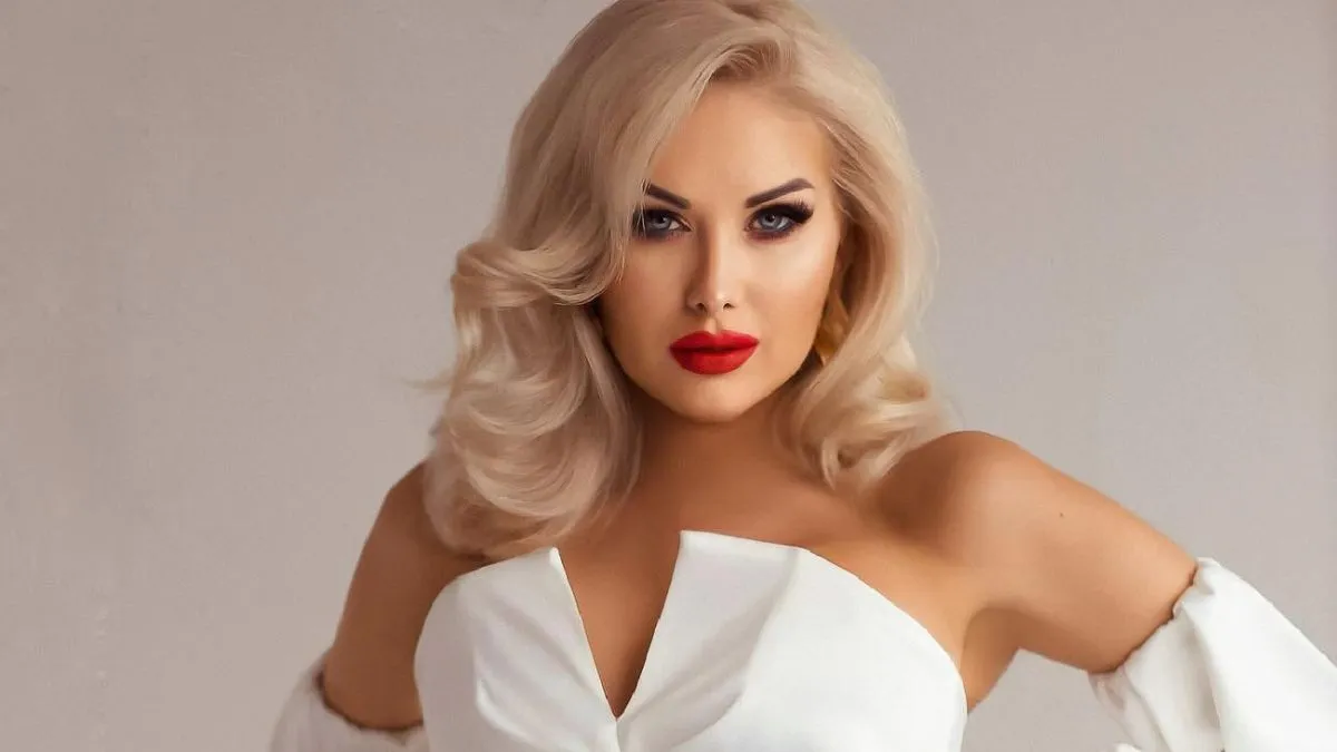 Катерина Бужинська зачарувала розкішним відпочинком з чоловіком і дітьми у Греції