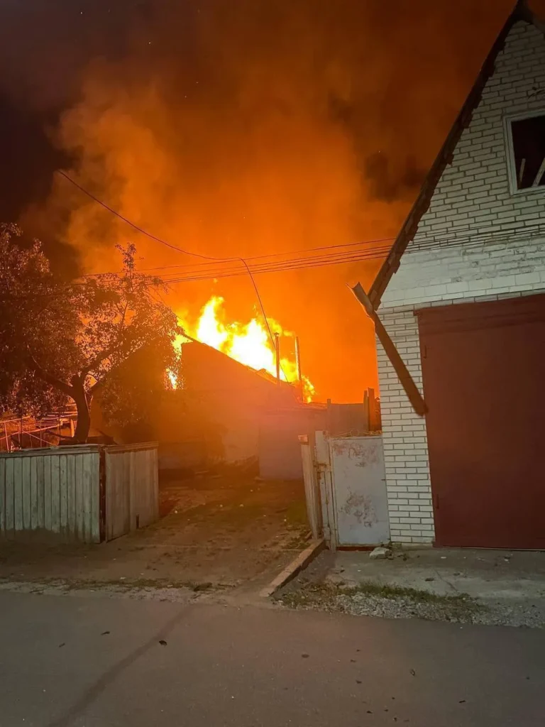 Пожежа в будинку вночі