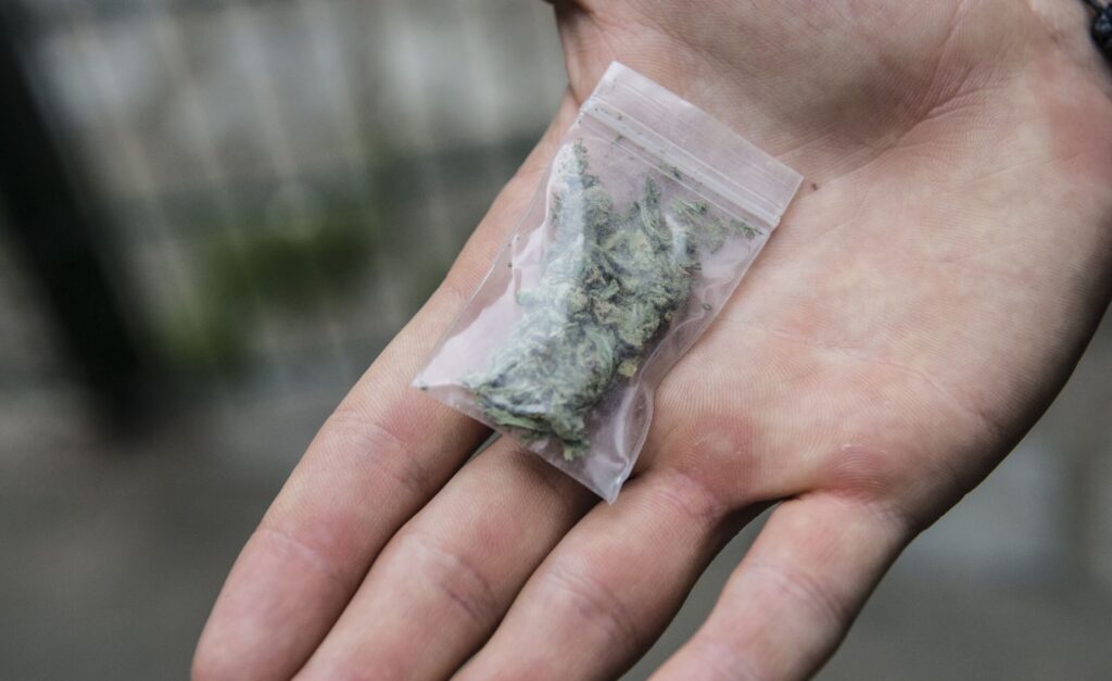 Двох франківців затримали з наркотиками