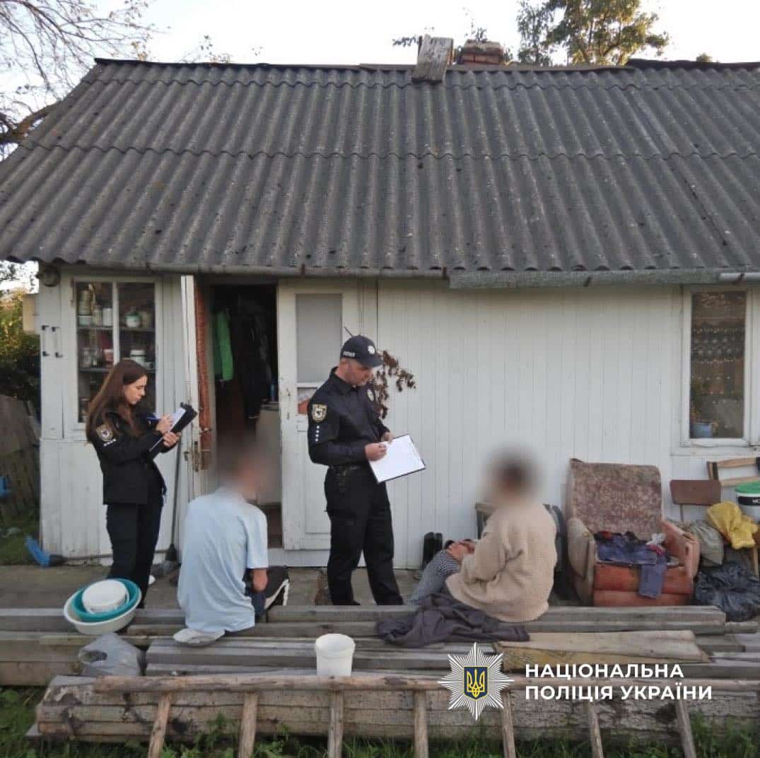 На Франківщині п'яна жінка ледь не зарізала власну матір