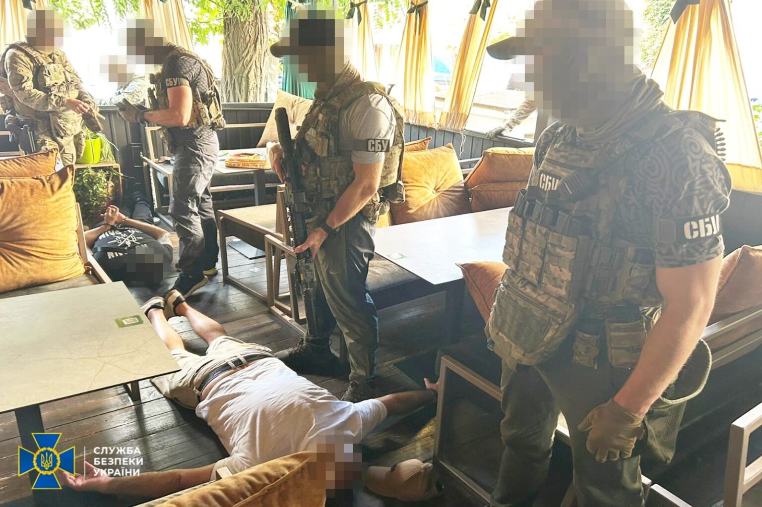 Спецоперація СБУ на об'єкті, затримання осіб.