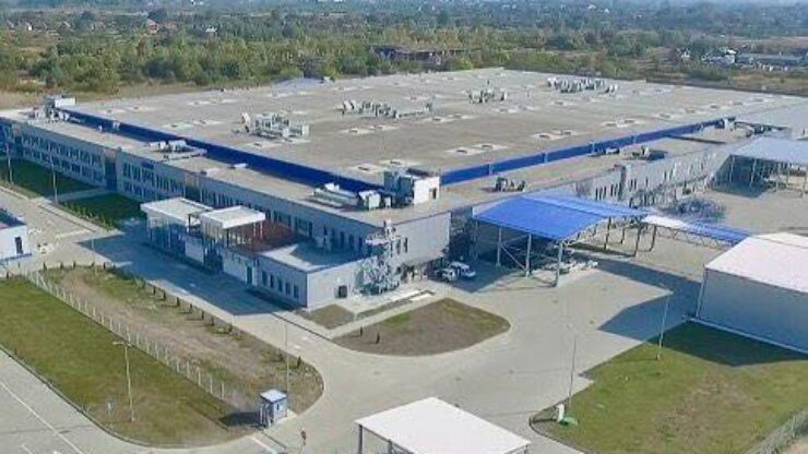 У Коломиї завод "Leoni" відновив роботу після перевірки через різкий запах