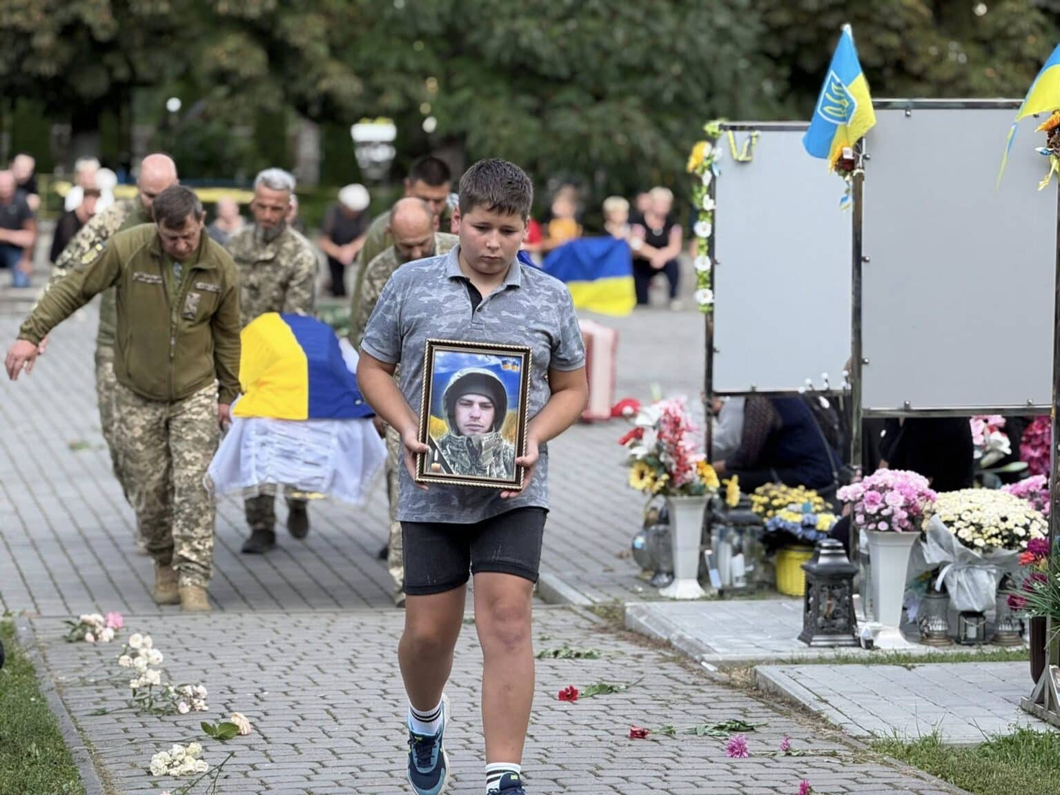Сьогодні на Коломийщині проведуть в останню путь полеглого героя Михайла Романюка